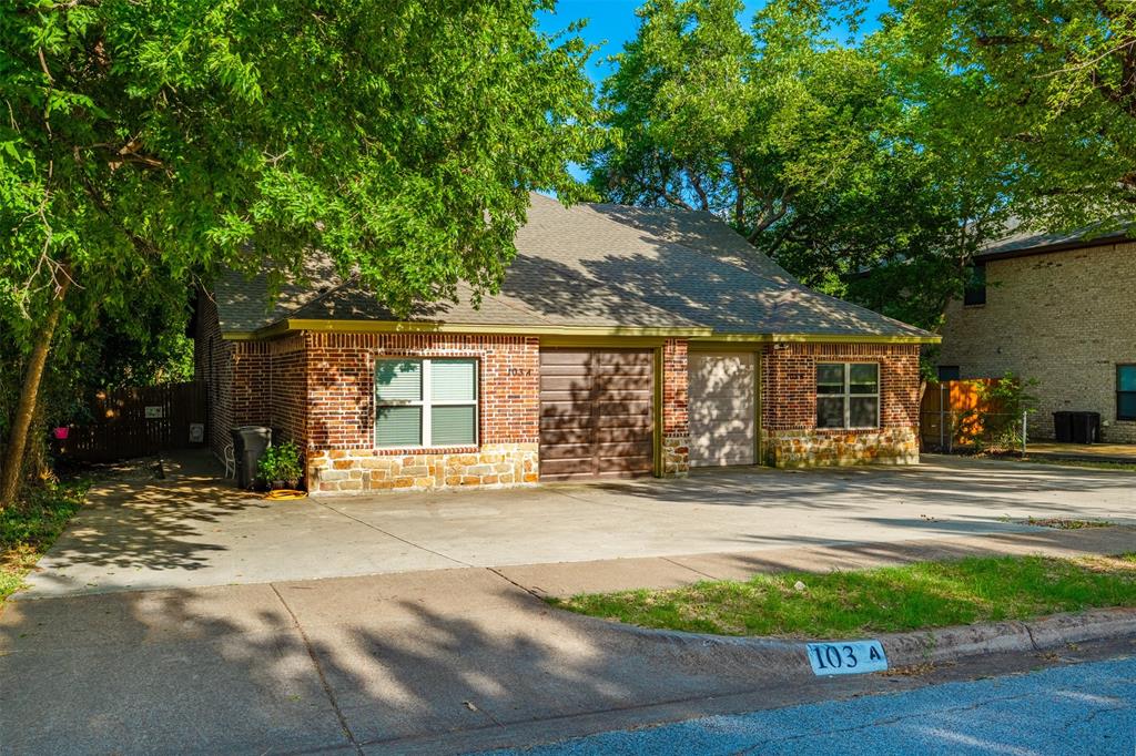 103 Del Rio Avenue Benbrook, TX 76126 - Photo 4 of 31