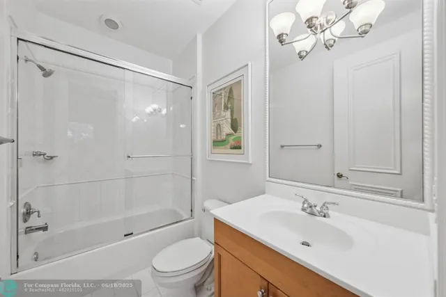 a view of a backyard with palm trees