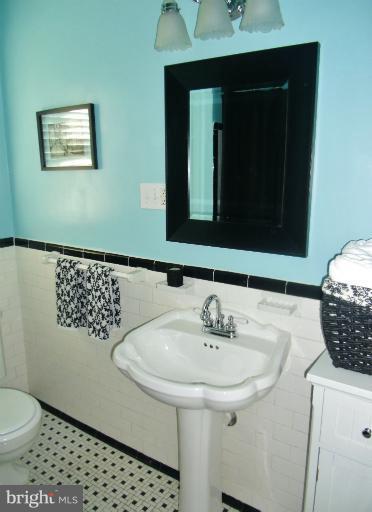10011 Sutherland Road Silver Spring, MD 20901 - Photo 15 of 18 Bath