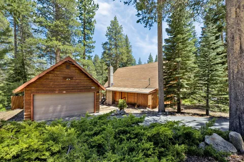 $595,000 | 1409 Mt Shasta Circle, South Lake Tahoe, CA 96150