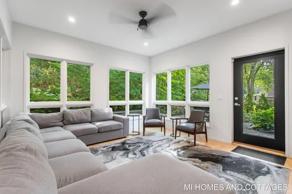 $1,489,800 | 702 Lake Street, Saugatuck, MI 49453