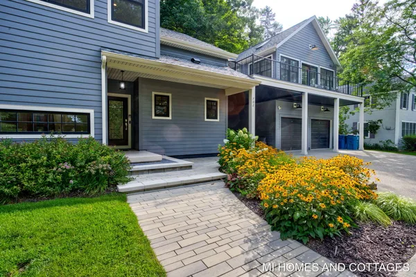 $1,489,800 | 702 Lake Street, Saugatuck, MI 49453