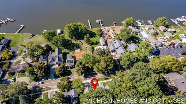 $1,489,800 | 702 Lake Street, Saugatuck, MI 49453