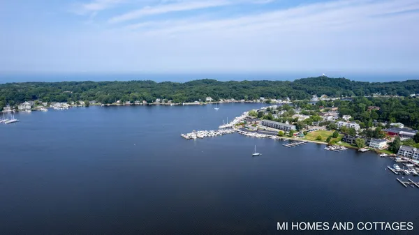 $1,489,800 | 702 Lake Street, Saugatuck, MI 49453