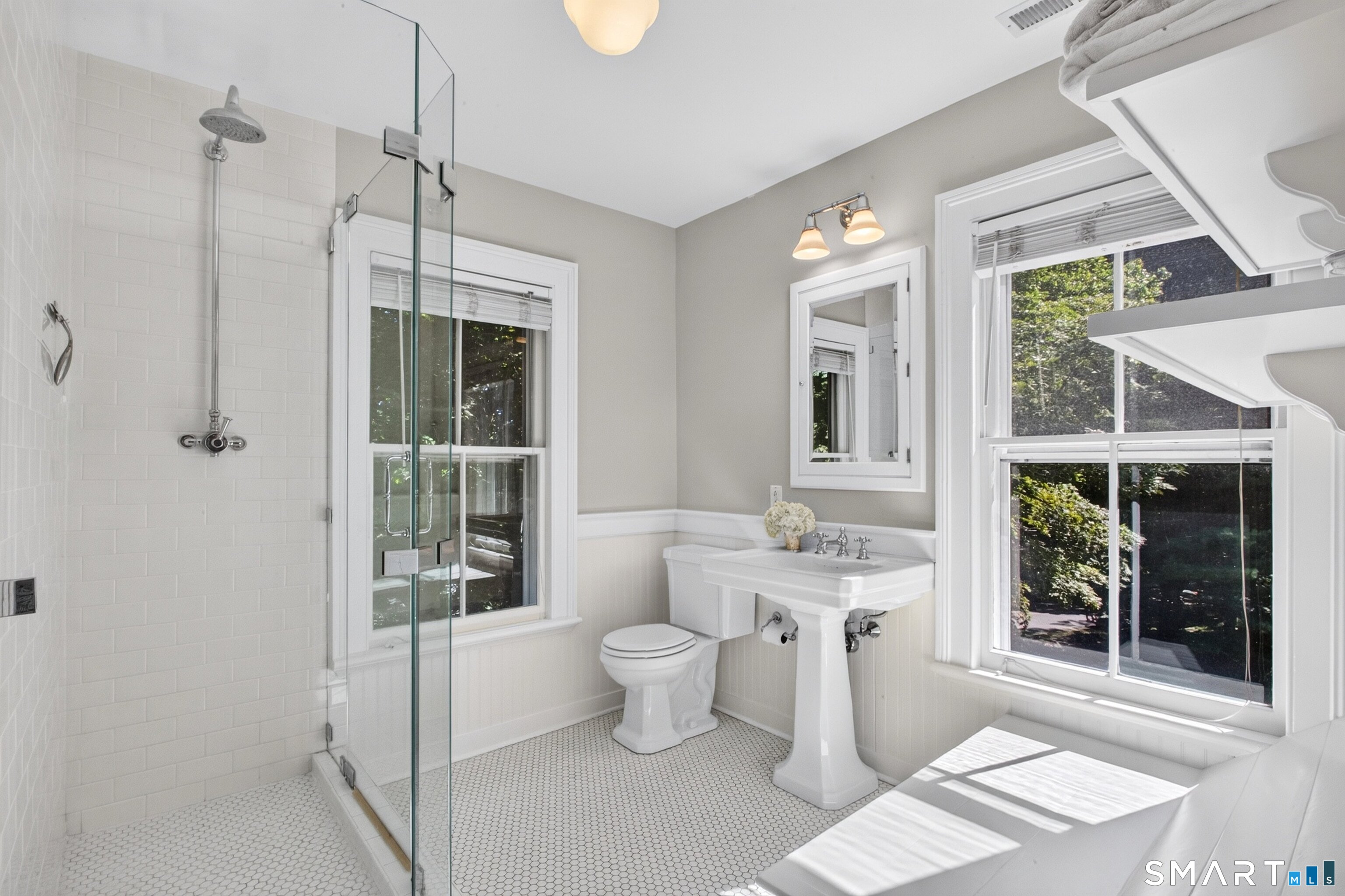 999 Bronson Road Fairfield, CT 06824 - Photo 23 of 39 Gallery Image 23
