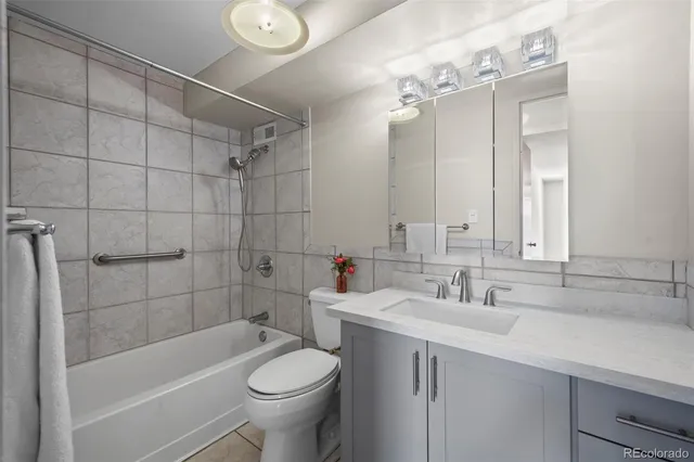 $1,995 | 1155 Ash Street, Unit 1101, Denver, CO 80220