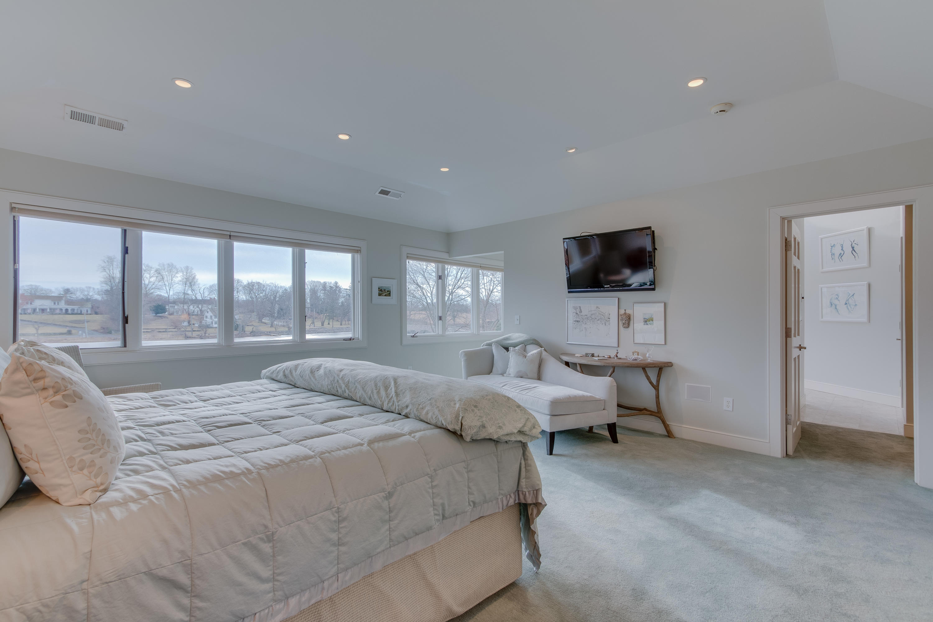 79 Rings End Road Darien, CT 06820 - Photo 22 of 41 47