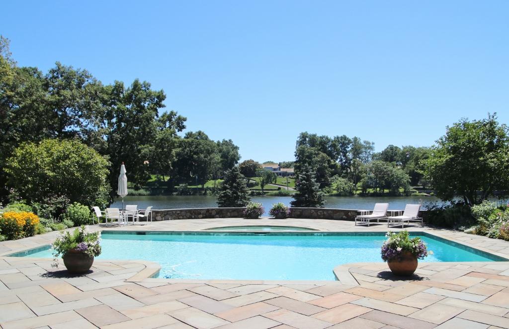 79 Rings End Road Darien, CT 06820 - Photo 7 of 41 IMG_0277 (1024x662)