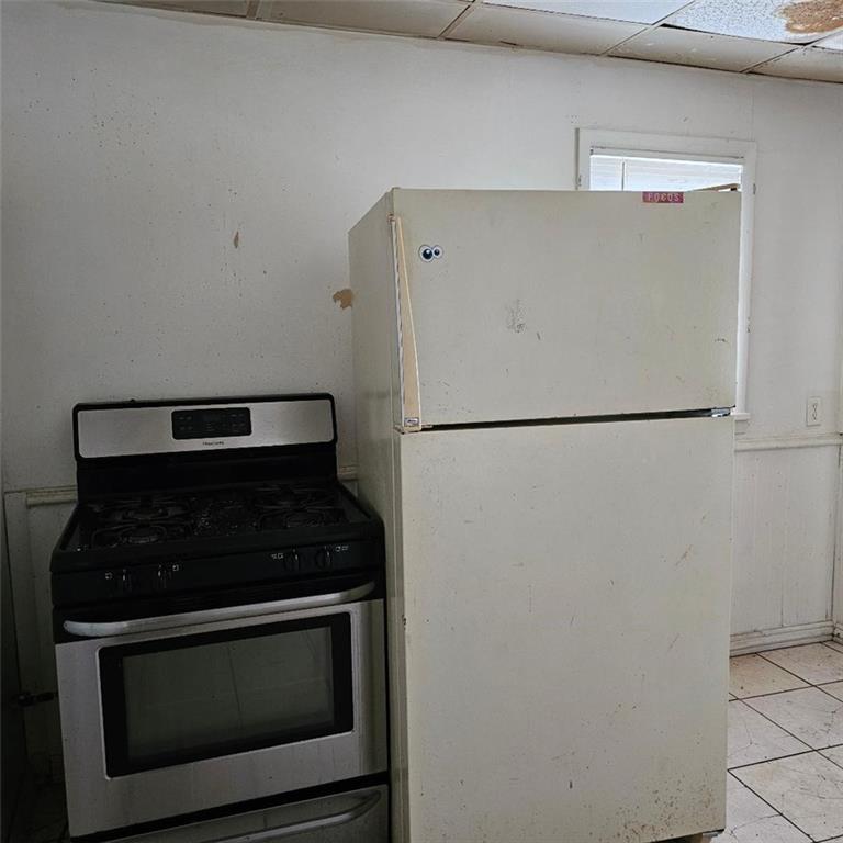 1424 4th Avenue Beaver Falls, PA 15010 - Photo 6 of 14 a close up view of a stove top oven