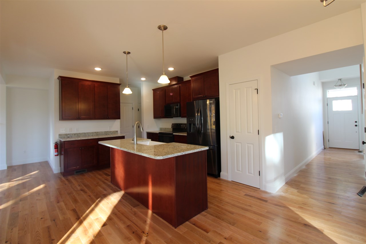 239 Obrien Farm Road South Burlington, VT 05403 - Photo 5 of 32 Gallery Image 5