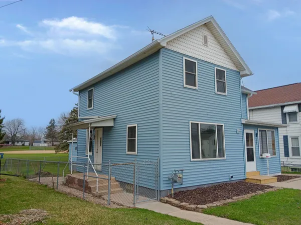 $225,000 | 828 South Spring Street, Beaver Dam, WI 53916