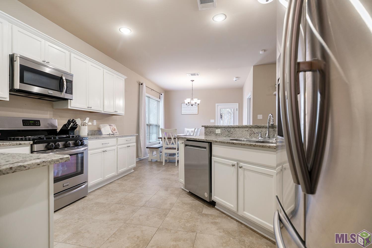 42314 Marblestone Avenue Prairieville, LA 70769 - Photo 3 of 11