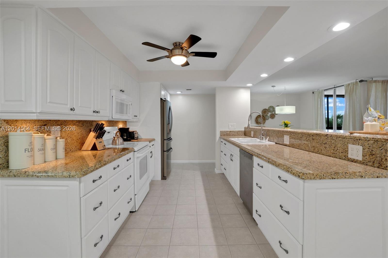500 Egret Circle, Unit 8403 Delray Beach, FL 33444 - Photo 2 of 32