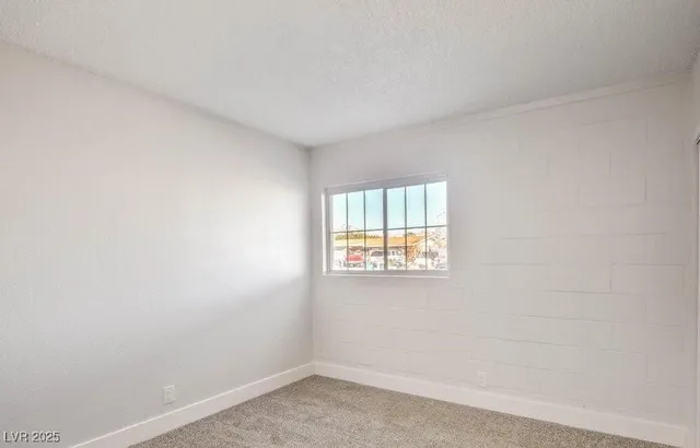 $1,700 | 2033 Hassell Avenue, North Las Vegas, NV 89032