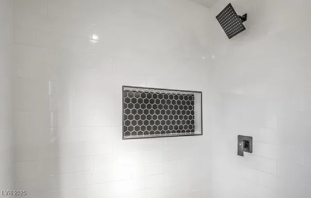 $1,700 | 2033 Hassell Avenue, North Las Vegas, NV 89032