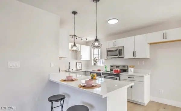 $1,650 | 2033 Hassell Avenue, North Las Vegas, NV 89032