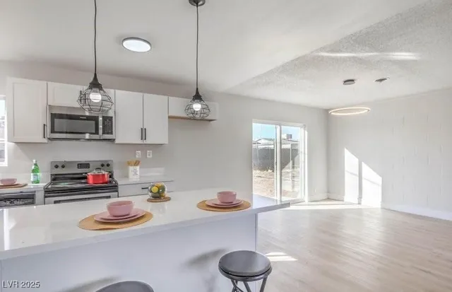 $1,700 | 2033 Hassell Avenue, North Las Vegas, NV 89032