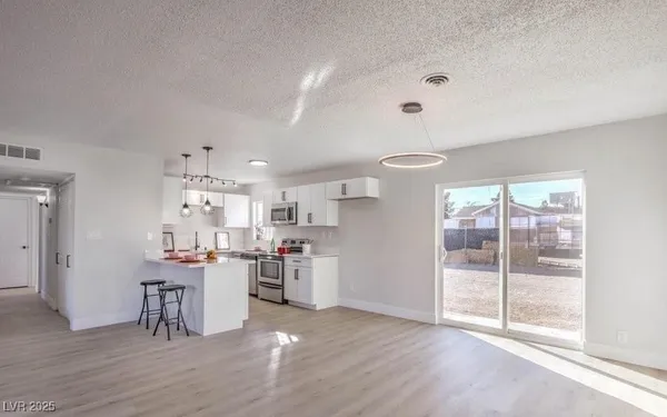 $1,650 | 2033 Hassell Avenue, North Las Vegas, NV 89032