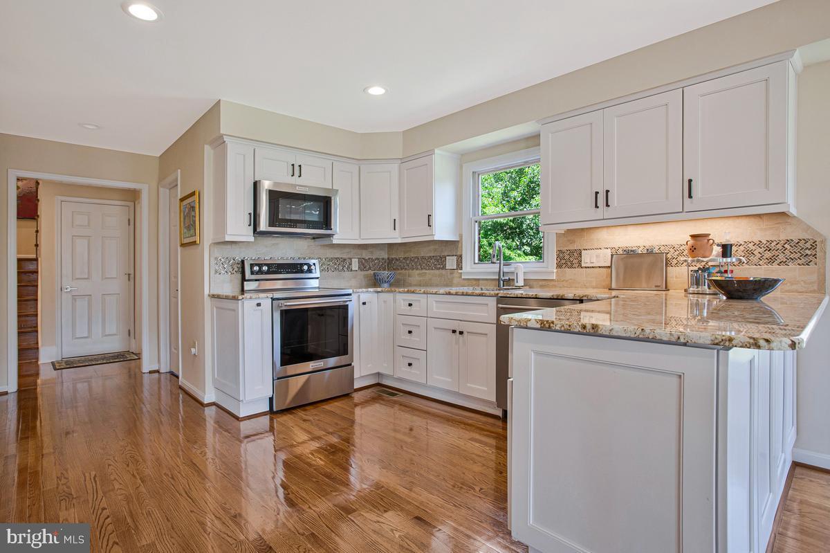 980 South River Landing Road Edgewater, MD 21037 - Photo 14 of 76 Kitchen