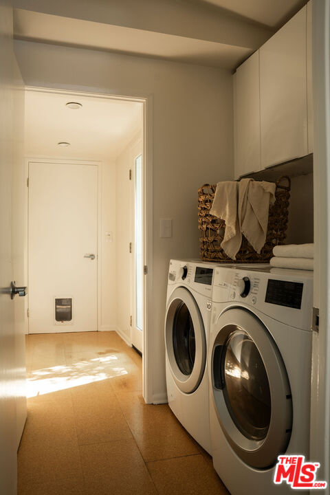 6006 Babbitt Avenue Encino, CA 91316 - Photo 14 of 32 a view of walk in closet with clothes