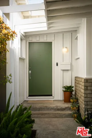 $1,497,000 | 6006 Babbitt Avenue, Encino, CA 91316