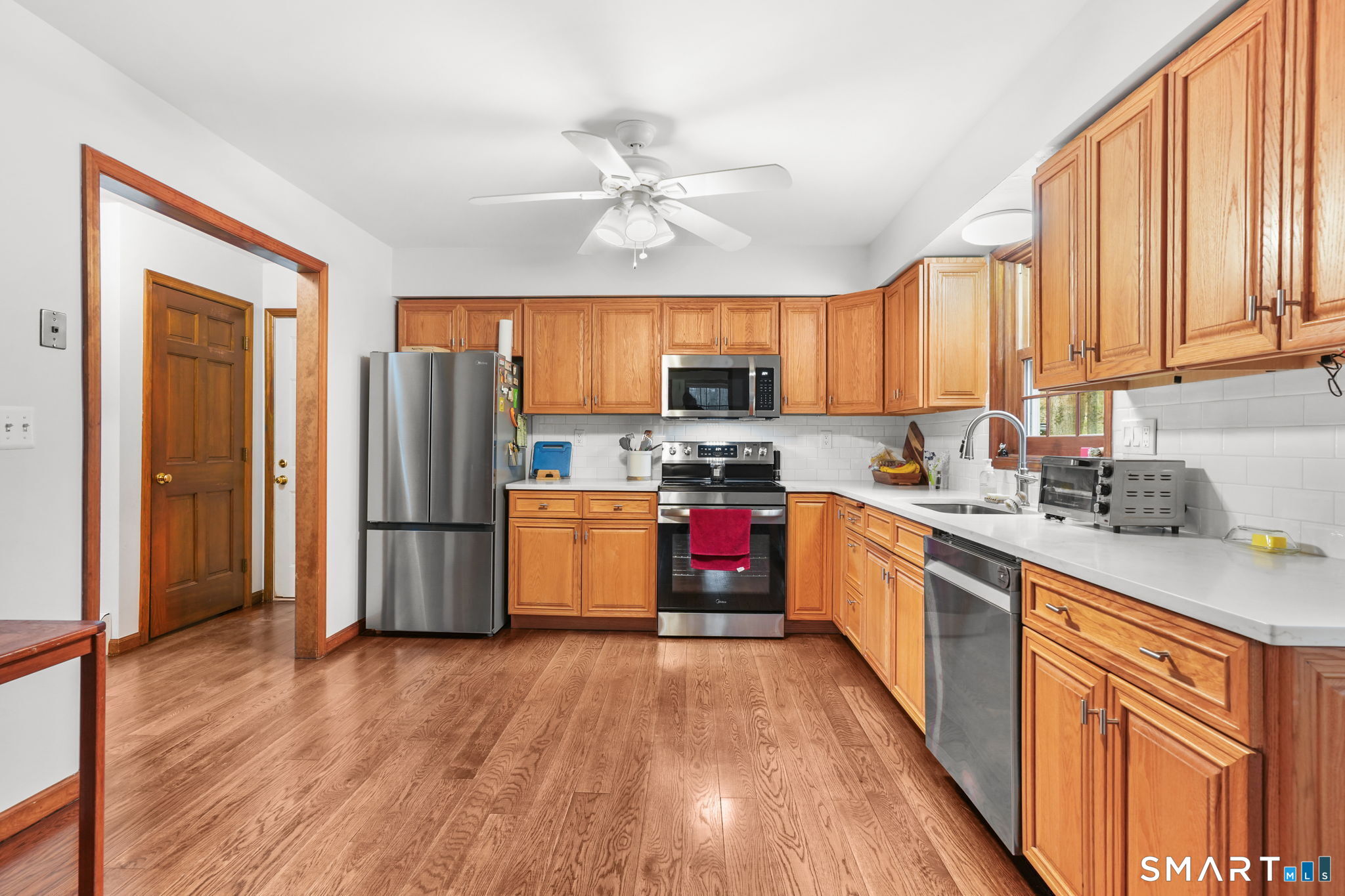 85 Buckingham Road Seymour, CT 06483 - Photo 12 of 40