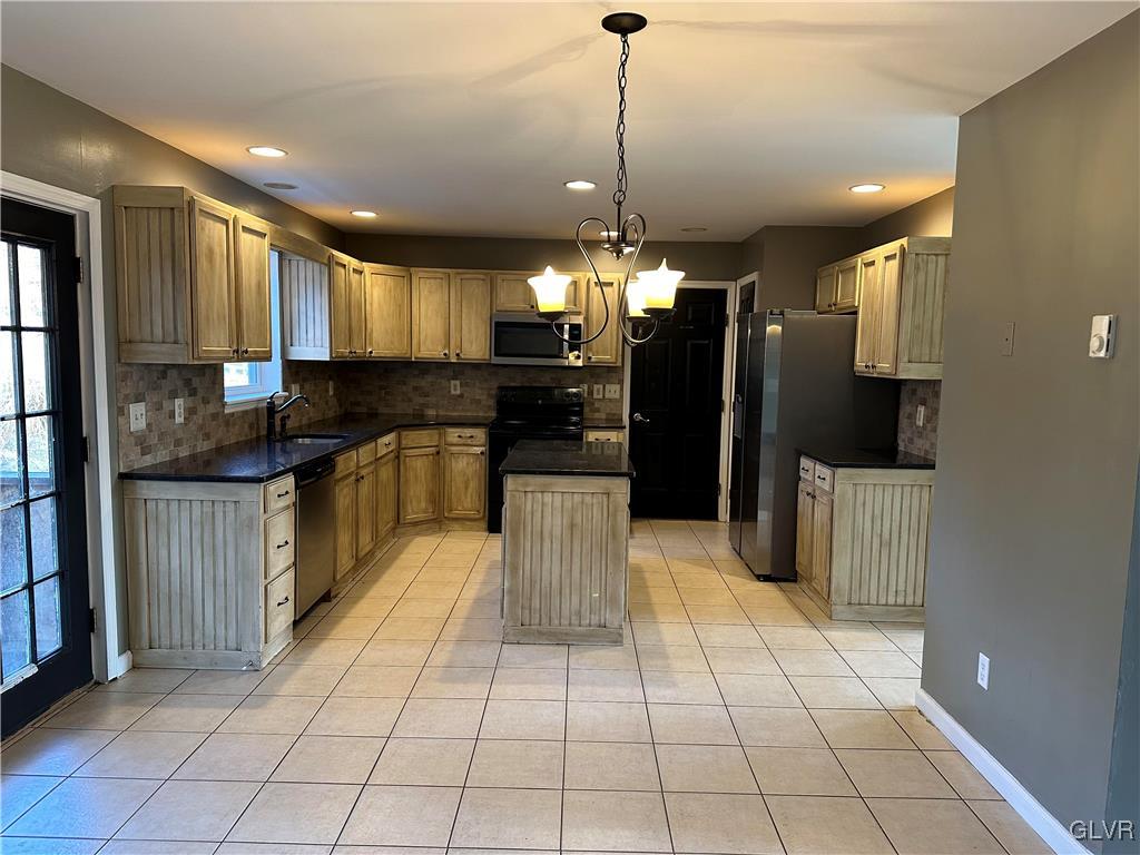 187 Whitetail Road Henryville, PA 18332 - Photo 12 of 34 Gallery Image 12
