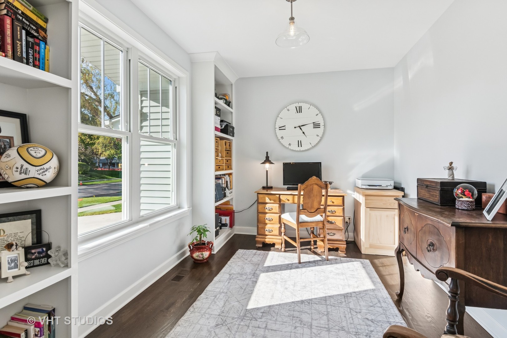 389 Weidner Road Buffalo Grove, IL 60089 - Photo 3 of 25 a room with furniture and a window