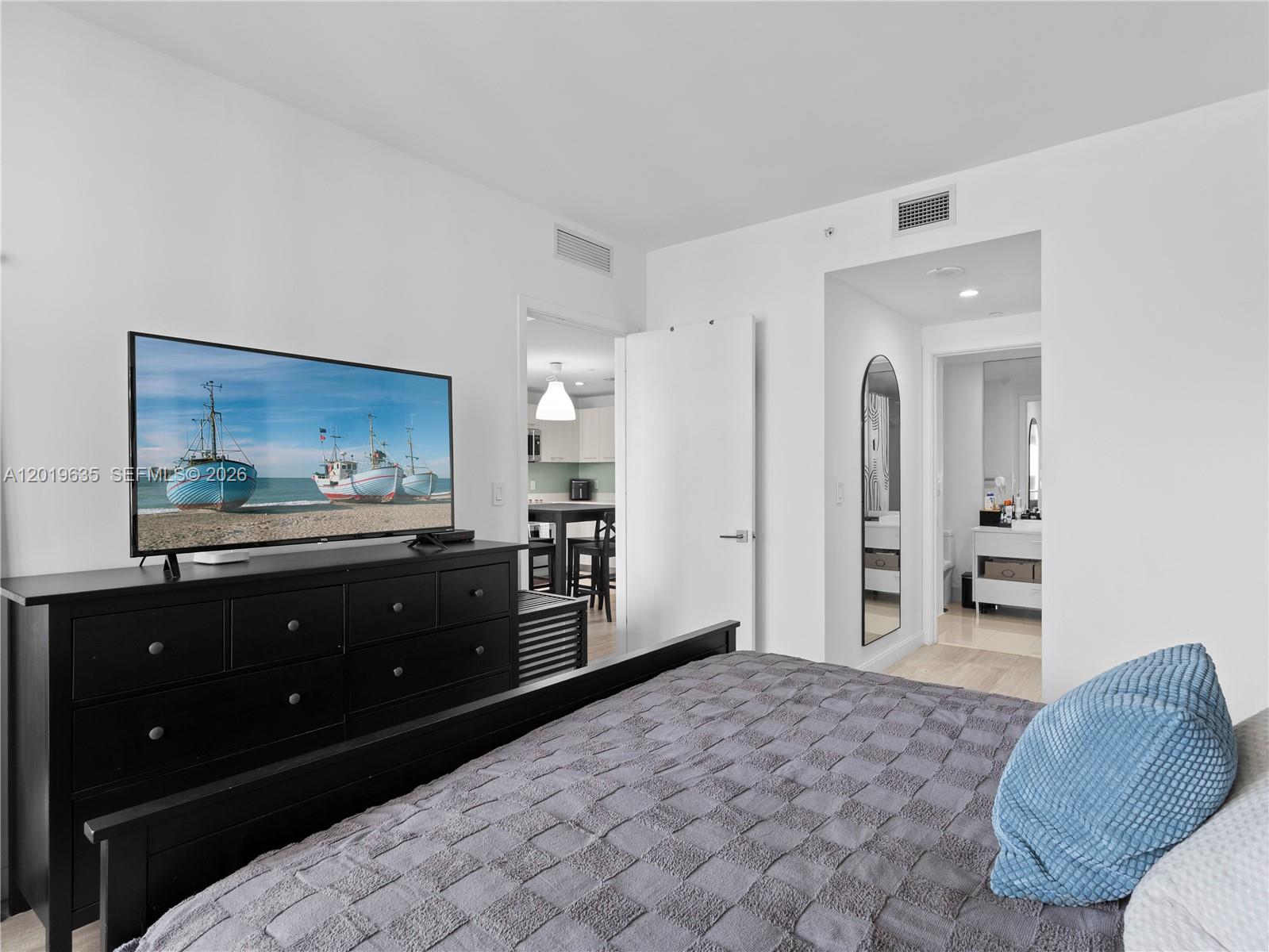 55 Southwest 9th Street, Unit 1810 Miami, FL 33130 - Photo 23 of 47