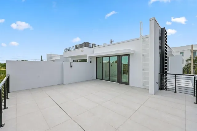 $3,599,000 | 204 Osceola Park Lane, Delray Beach, FL 33483