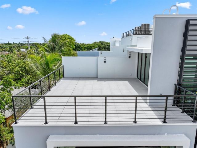 $3,599,000 | 204 Osceola Park Lane, Delray Beach, FL 33483