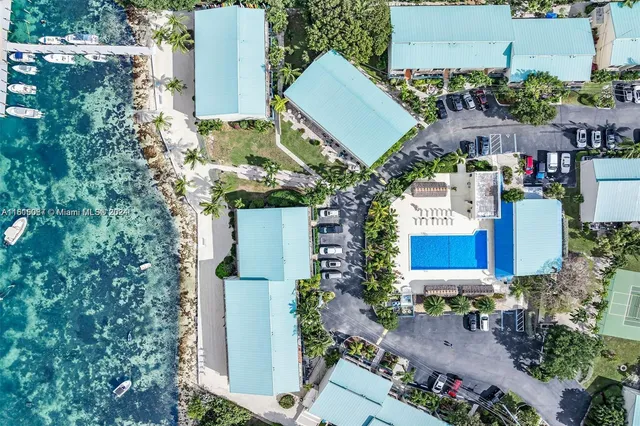 $685,000 | 87200 Overseas Highway, Unit V9, Islamorada, FL 33036