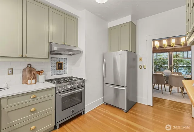 $1,550,000 | 2553 5th Avenue North, Seattle, WA 98109