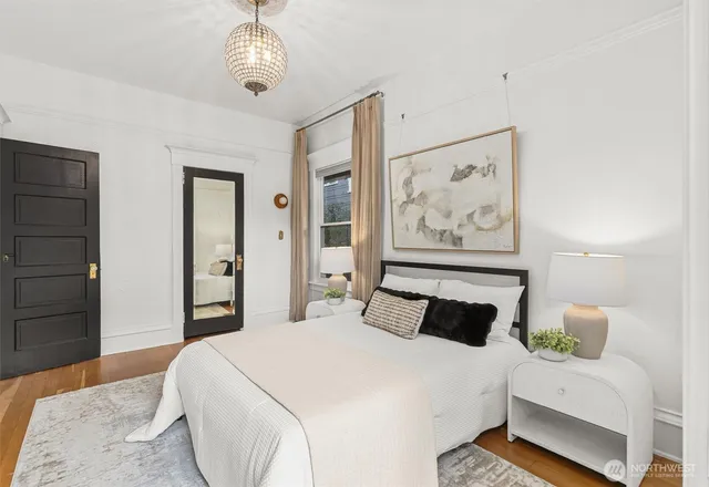 $1,550,000 | 2553 5th Avenue North, Seattle, WA 98109