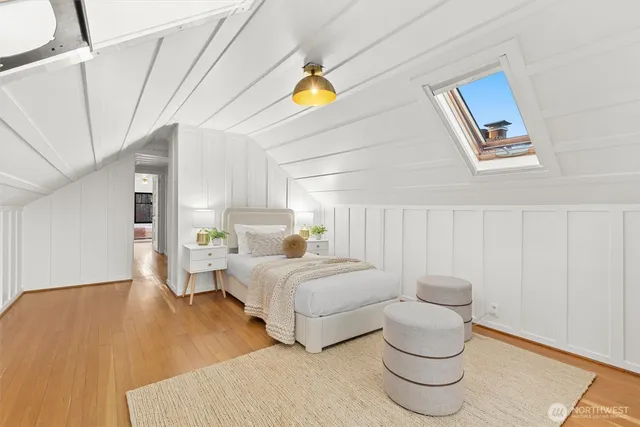 $1,550,000 | 2553 5th Avenue North, Seattle, WA 98109