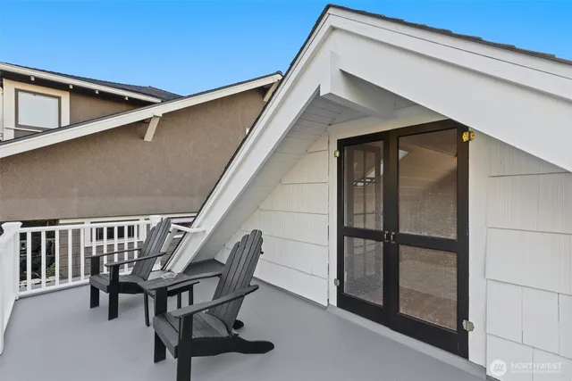 $1,550,000 | 2553 5th Avenue North, Seattle, WA 98109