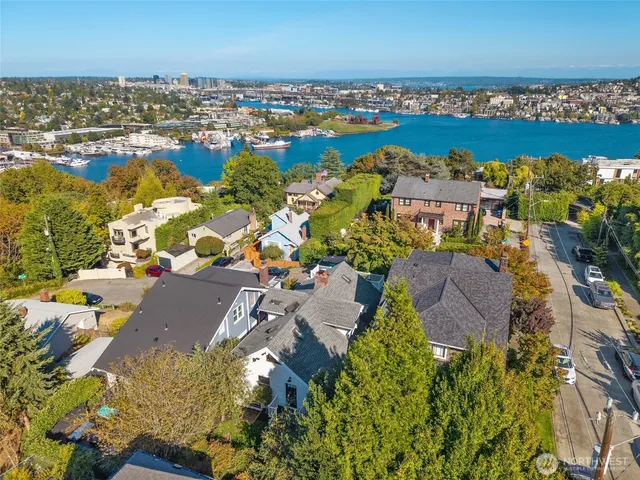 $1,550,000 | 2553 5th Avenue North, Seattle, WA 98109