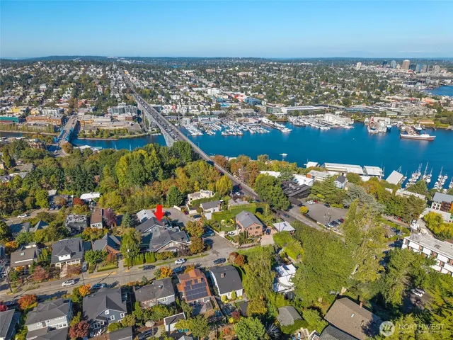 $1,550,000 | 2553 5th Avenue North, Seattle, WA 98109