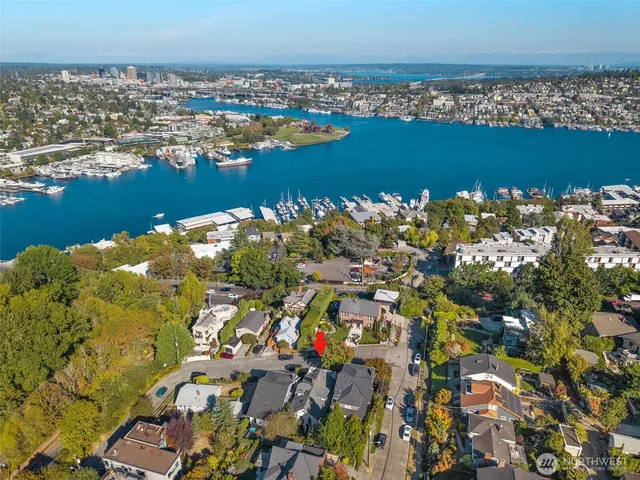 $1,550,000 | 2553 5th Avenue North, Seattle, WA 98109