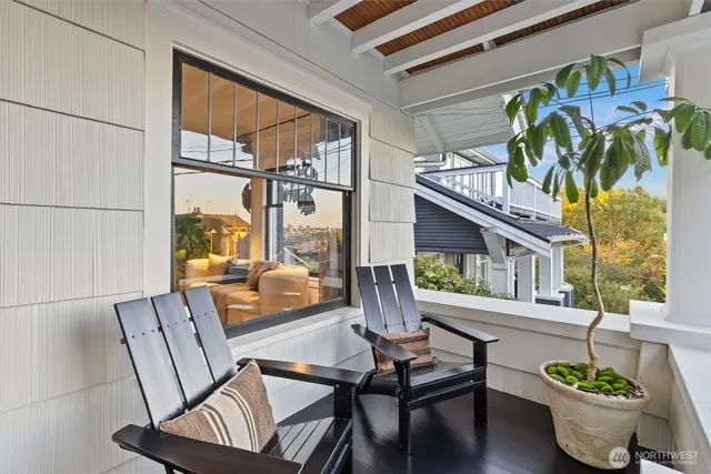 $1,550,000 | 2553 5th Avenue North, Seattle, WA 98109