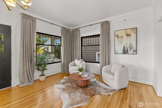 $1,550,000 | 2553 5th Avenue North, Seattle, WA 98109