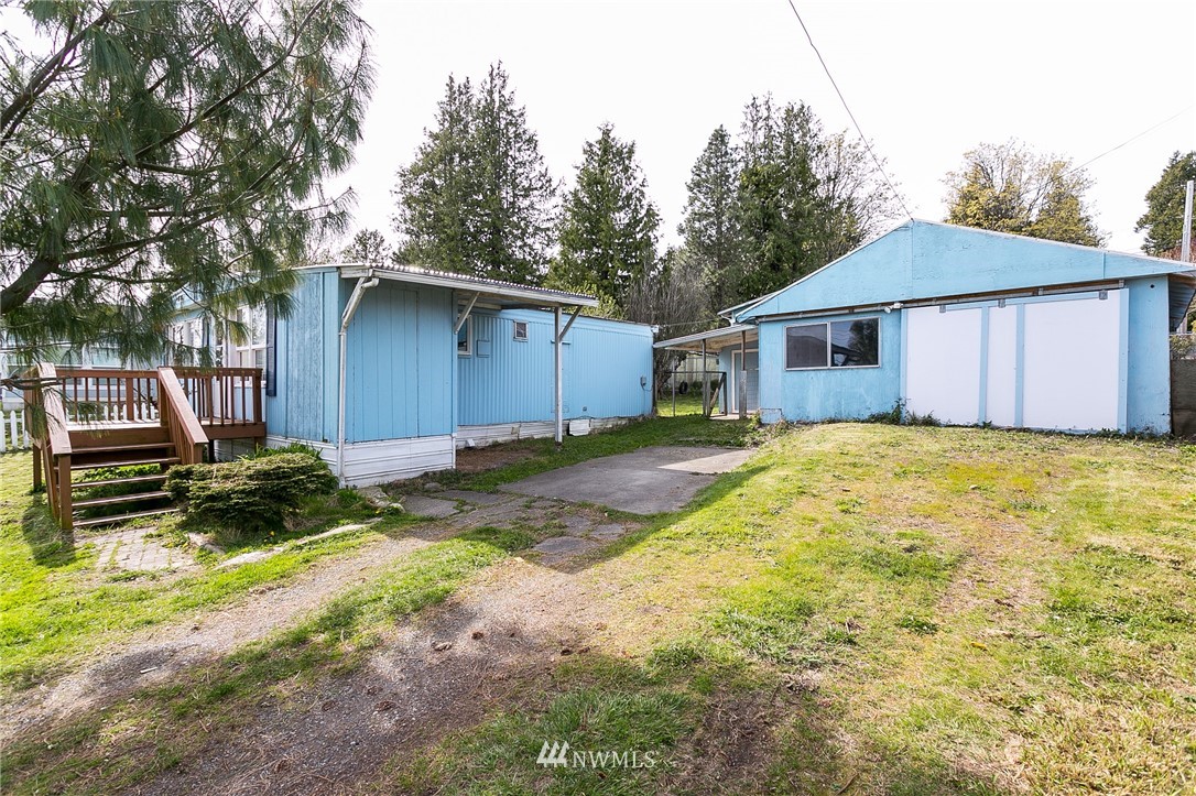 3676 North Red River Road Ferndale, WA 98248 - Photo 3 of 26 a backyard of a house
