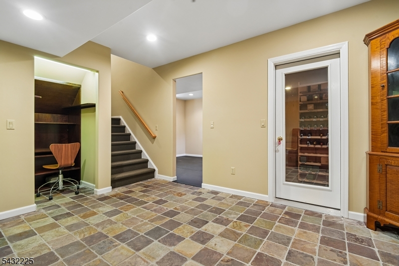 57 Southgate Road New Providence, NJ 07974 - Photo 31 of 35