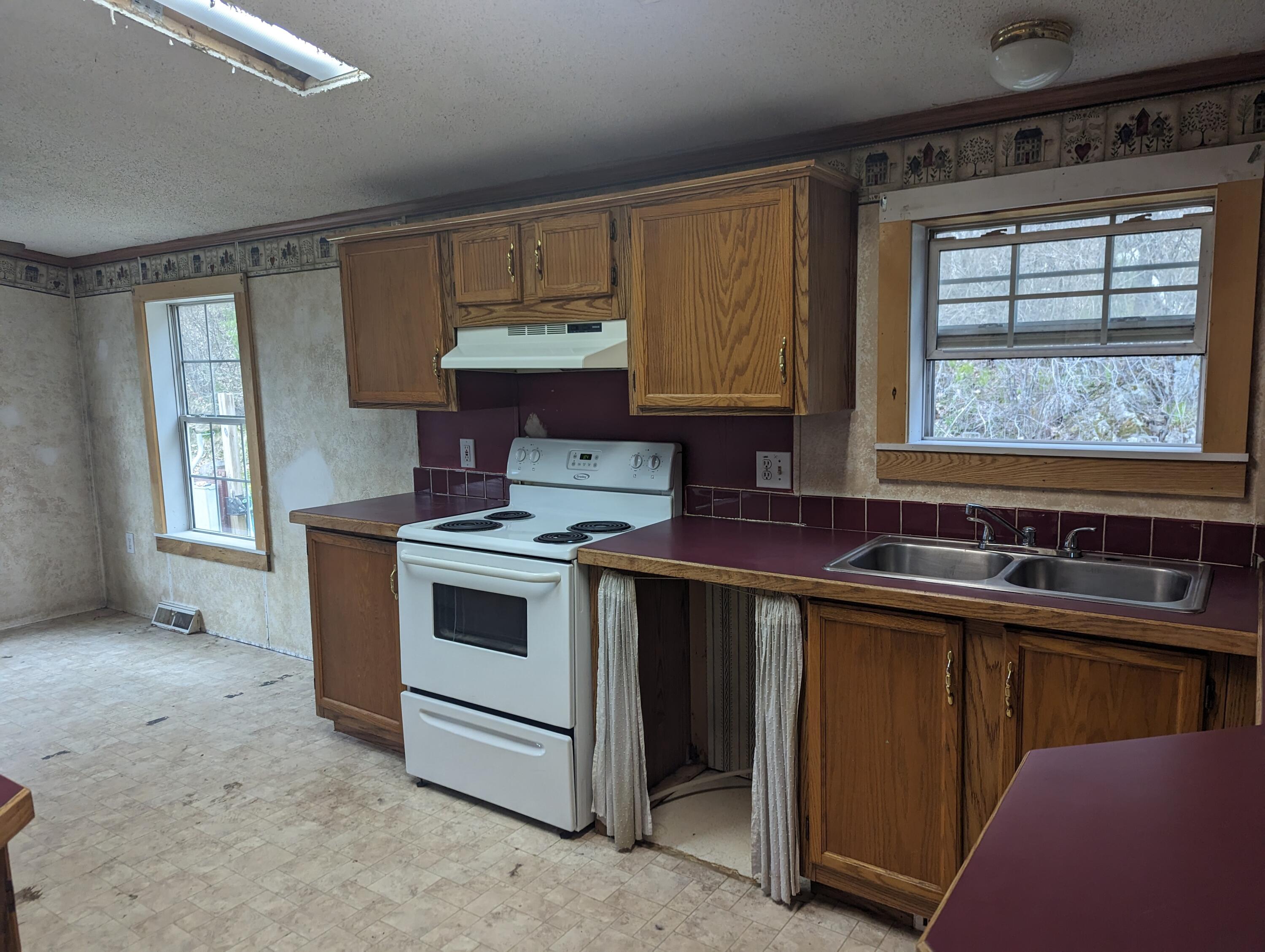 28 Barton Hill Road Witherbee, NY 12998 - Photo 7 of 29 Gallery Image 7