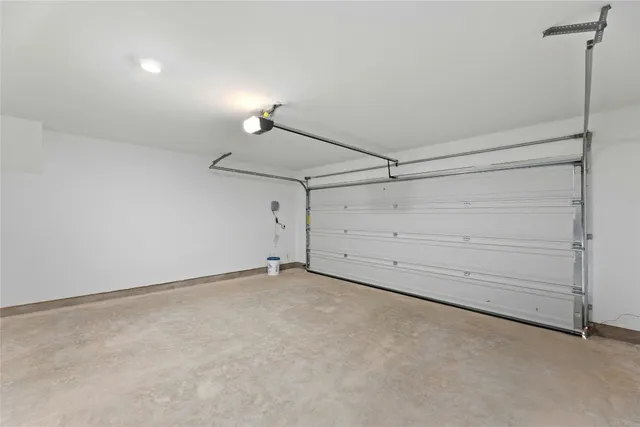 $1,995 | 443 Sebring Circle, Hutto, TX 78634