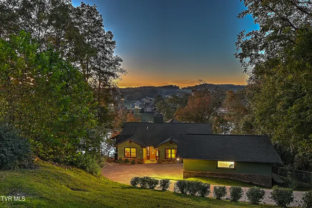 $869,900 | 669 Summer Sound Road, Piney Flats, TN 37686