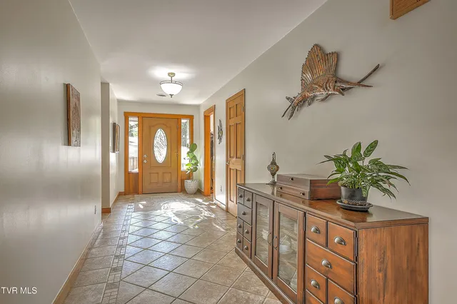 $869,900 | 669 Summer Sound Road, Piney Flats, TN 37686