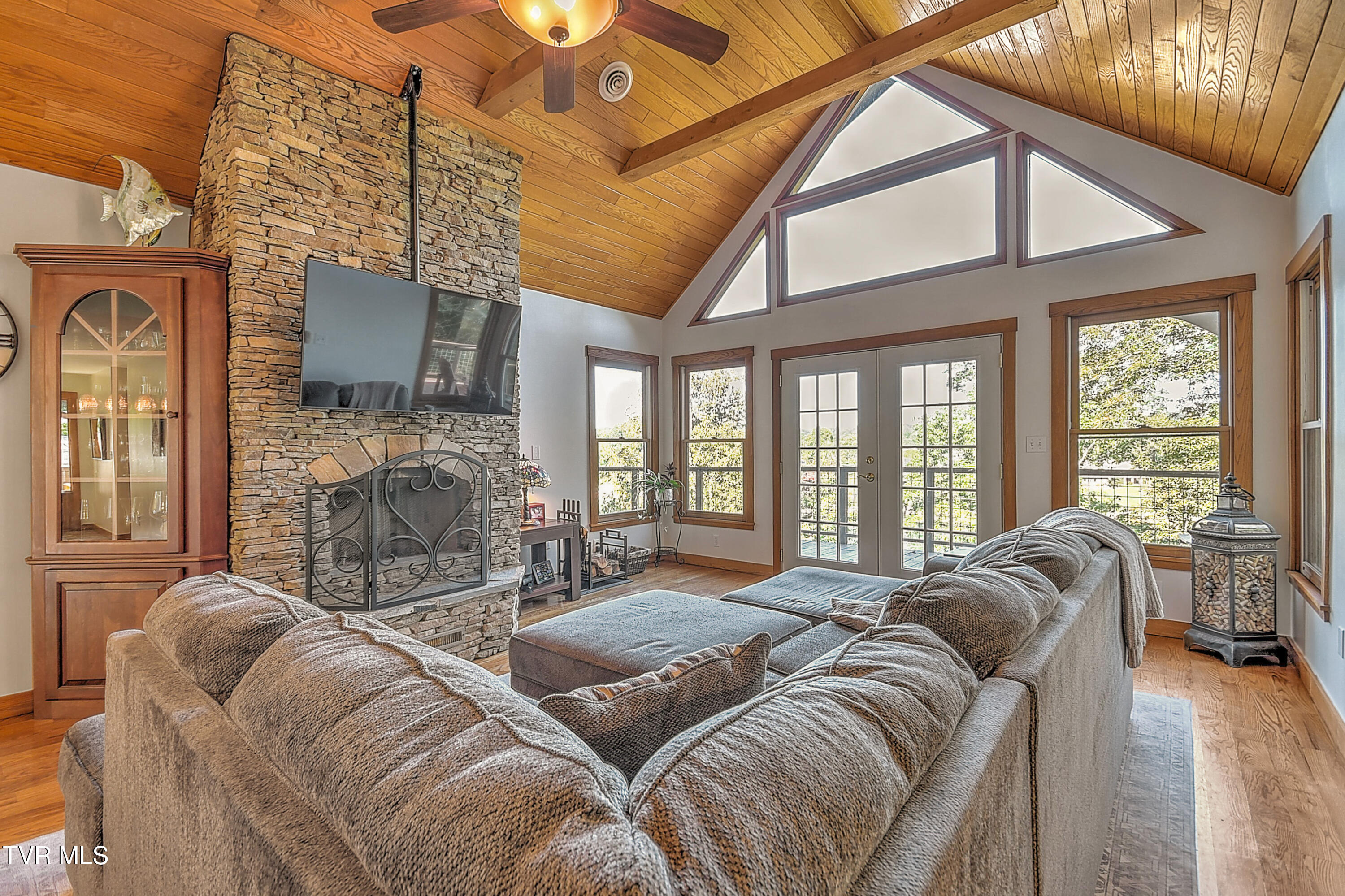 669 Summer Sound Road Piney Flats, TN 37686 - Photo 18 of 92 669 Summer Sound GUnit-32