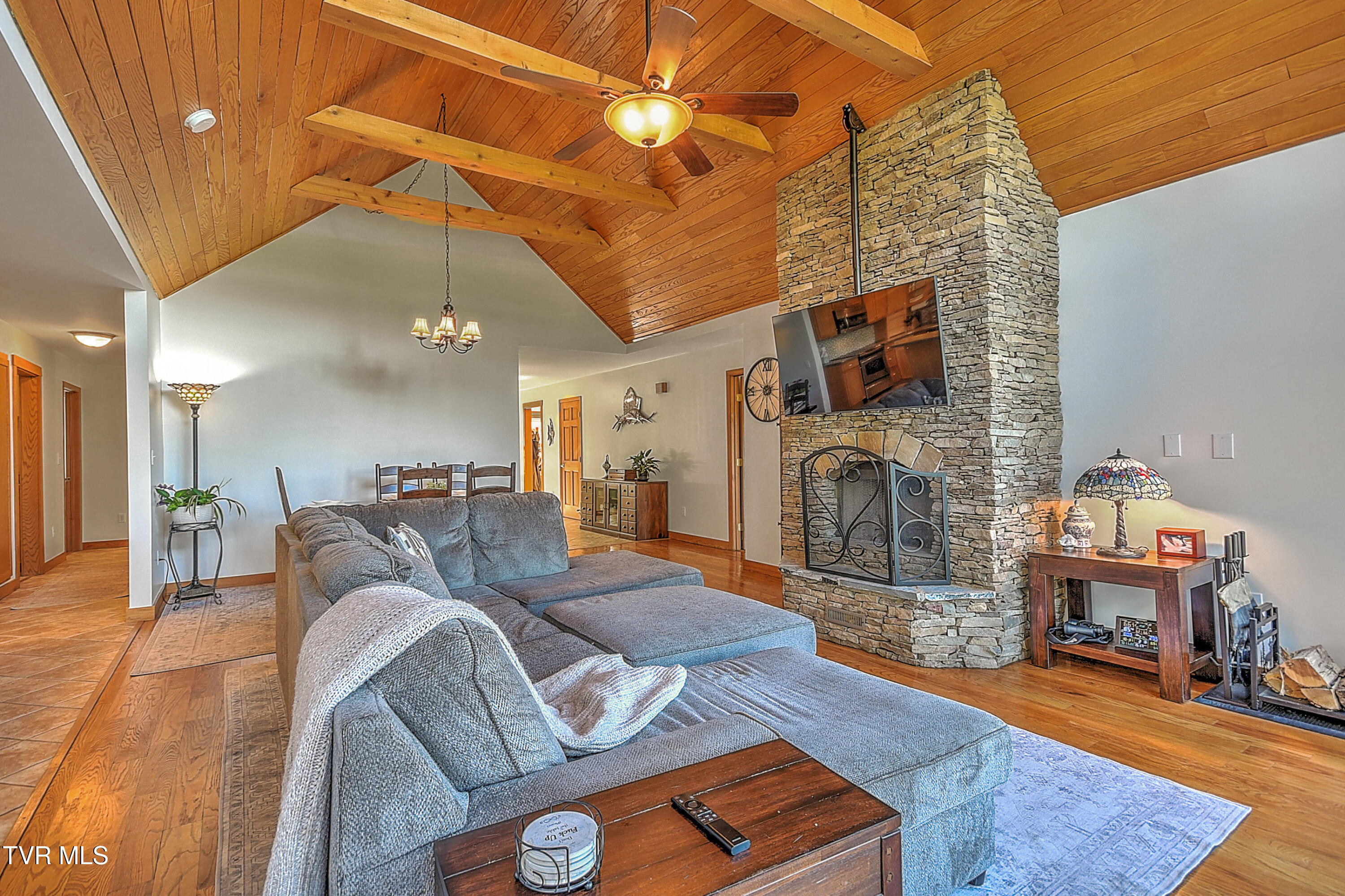 669 Summer Sound Road Piney Flats, TN 37686 - Photo 19 of 92 669 Summer Sound GUnit-37