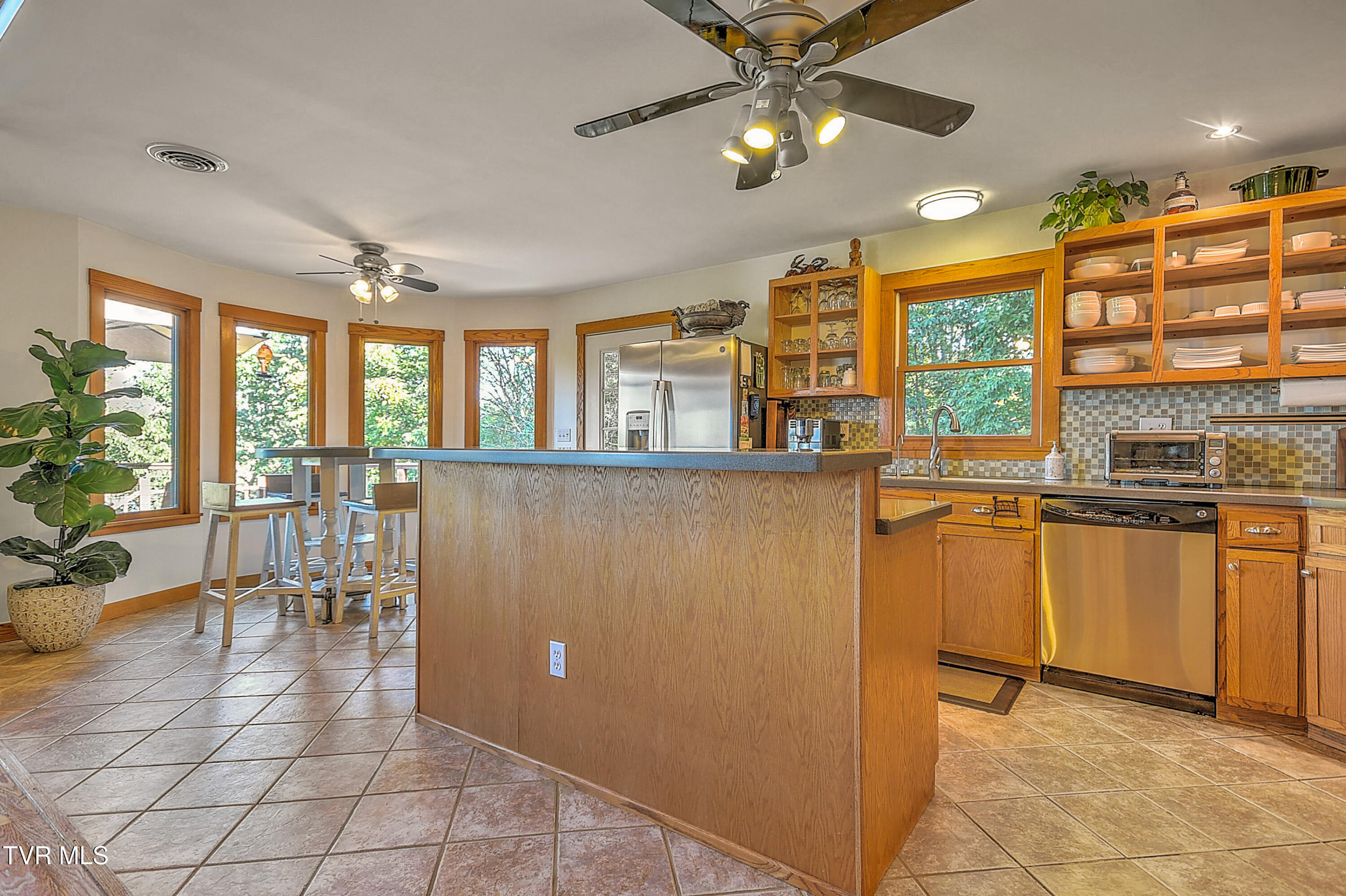 669 Summer Sound Road Piney Flats, TN 37686 - Photo 24 of 92 669 Summer Sound GUnit-41